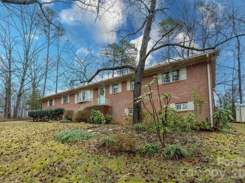 2808 Murdock Lane, Albemarle, NC 28001.  MLS# CAR4311465, YatesRealty ID 21491. 