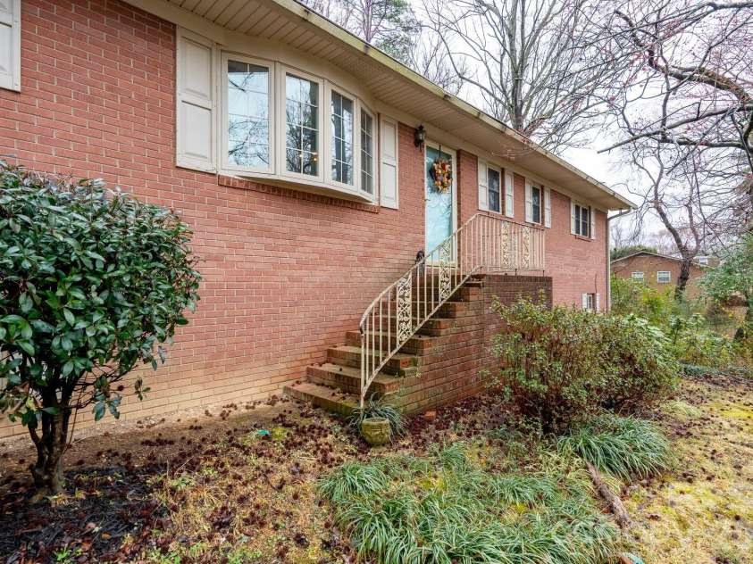 2808 Murdock Lane, Albemarle, NC 28001.  MLS# CAR4311465, YatesRealty ID 21491. 