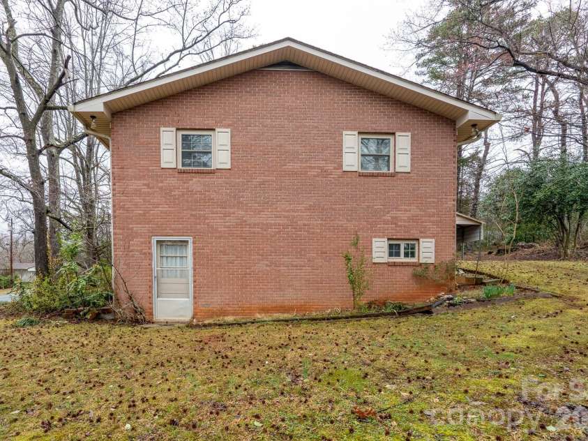 2808 Murdock Lane, Albemarle, NC 28001.  MLS# CAR4311465, YatesRealty ID 21491. 