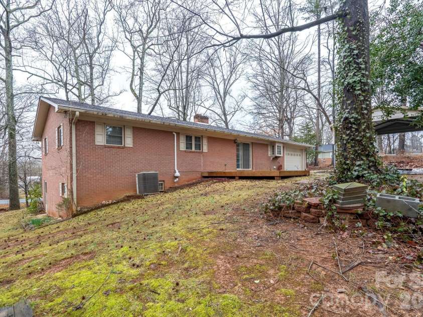 2808 Murdock Lane, Albemarle, NC 28001.  MLS# CAR4311465, YatesRealty ID 21491. 