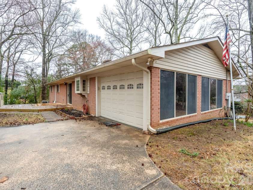 2808 Murdock Lane, Albemarle, NC 28001.  MLS# CAR4311465, YatesRealty ID 21491. 