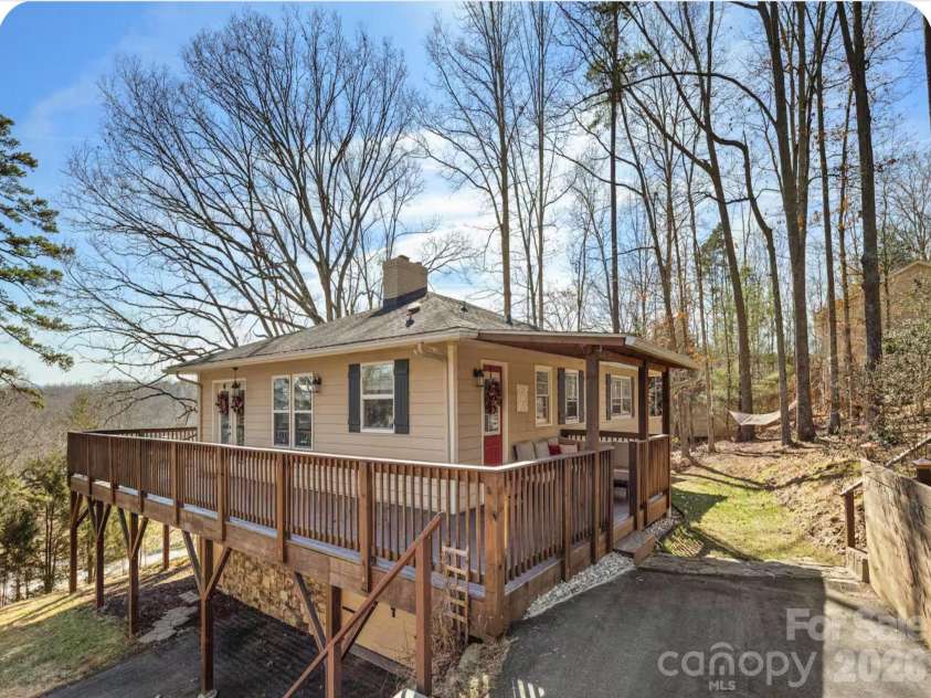502 Long Shoals Road, Arden, NC 28704.  MLS# CAR4372104, YatesRealty ID 21492. 