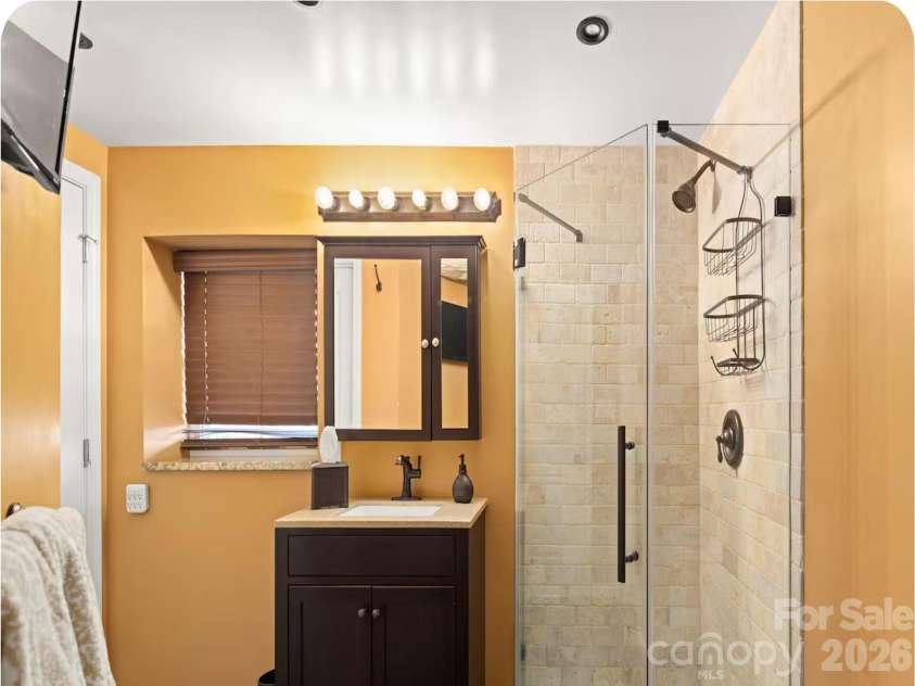 502 Long Shoals Road, Arden, NC 28704.  MLS# CAR4372104, YatesRealty ID 21492. 