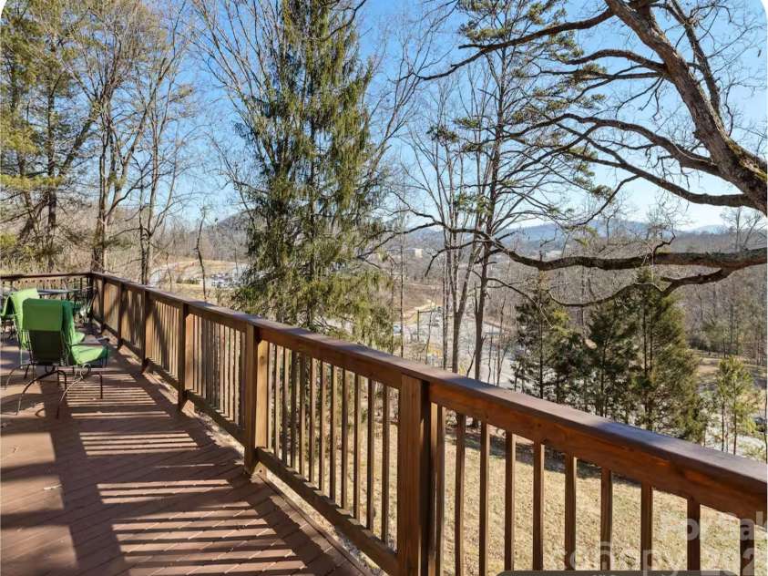 502 Long Shoals Road, Arden, NC 28704.  MLS# CAR4372104, YatesRealty ID 21492. 