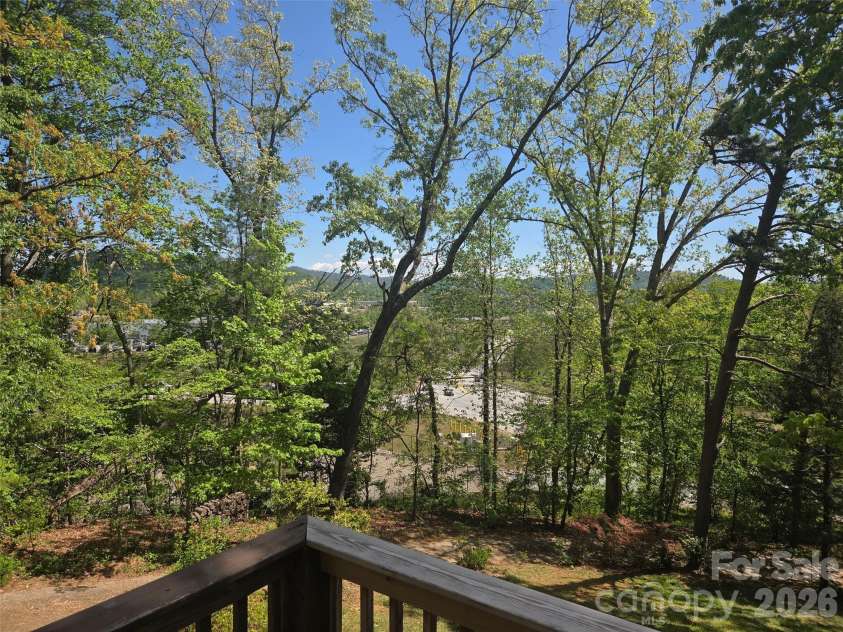 502 Long Shoals Road, Arden, NC 28704.  MLS# CAR4372104, YatesRealty ID 21492. 