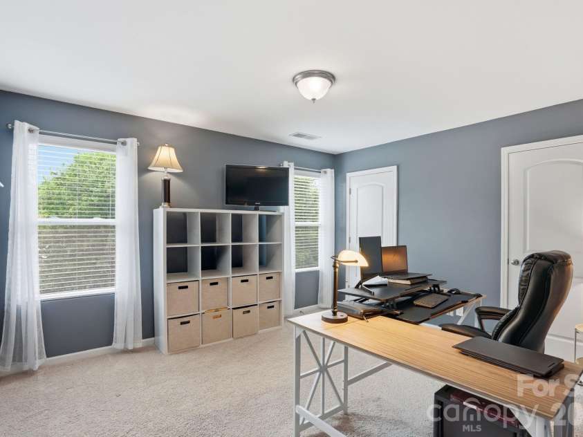 1937 Tablerock Drive, York, SC 29745.  MLS# CAR4380071, YatesRealty ID 21493. Bedroom # 5