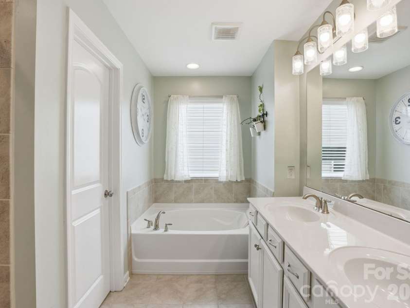 1937 Tablerock Drive, York, SC 29745.  MLS# CAR4380071, YatesRealty ID 21493. Primary Bathroom