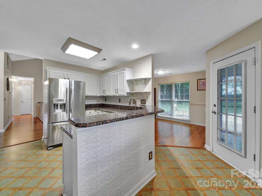 5009 Ravens Court, Matthews, NC 28104.  MLS# CAR4254526, YatesRealty ID 21493. 