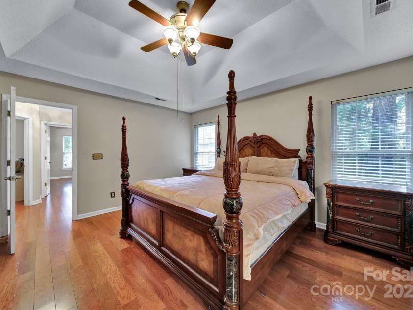 5009 Ravens Court, Matthews, NC 28104.  MLS# CAR4254526, YatesRealty ID 21493. 