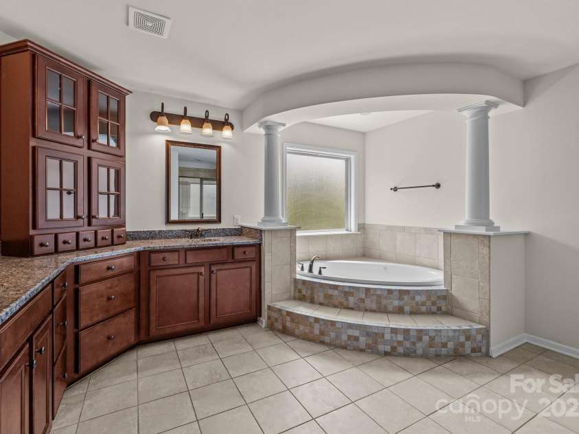 10508 Kristens Mare Drive, Charlotte, NC 28277.  MLS# CAR4265377, YatesRealty ID 21494. 