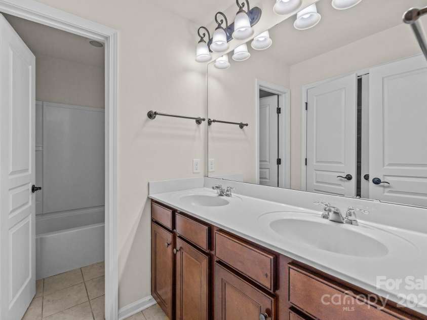 10508 Kristens Mare Drive, Charlotte, NC 28277.  MLS# CAR4265377, YatesRealty ID 21494. 