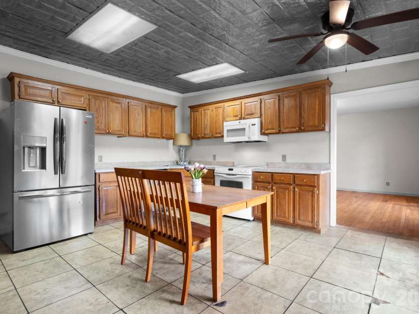 1604 4th Street, Hickory, NC 28601.  MLS# CAR4366850, YatesRealty ID 21495. 