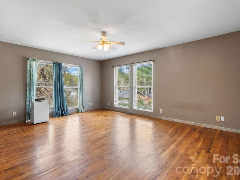 1604 4th Street, Hickory, NC 28601.  MLS# CAR4366850, YatesRealty ID 21495. 