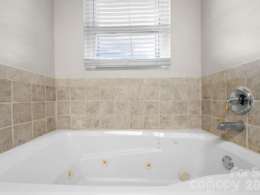 1604 4th Street, Hickory, NC 28601.  MLS# CAR4366850, YatesRealty ID 21495. 