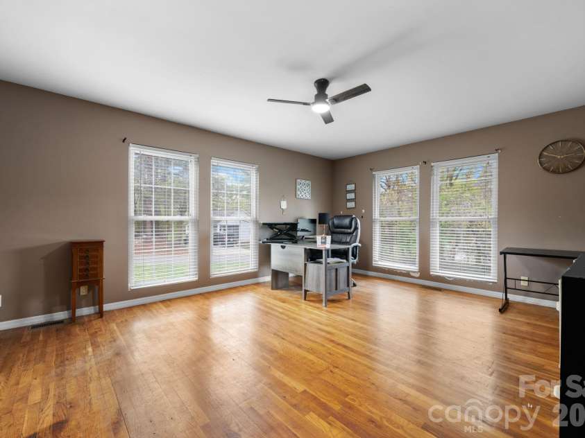 1604 4th Street, Hickory, NC 28601.  MLS# CAR4366850, YatesRealty ID 21495. 