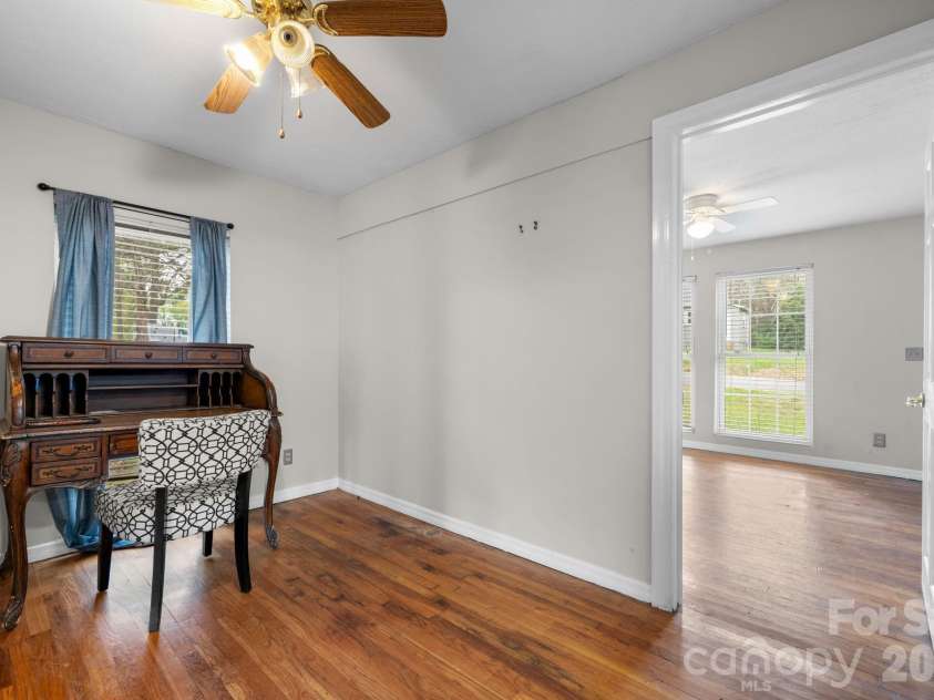 1604 4th Street, Hickory, NC 28601.  MLS# CAR4366850, YatesRealty ID 21495. 