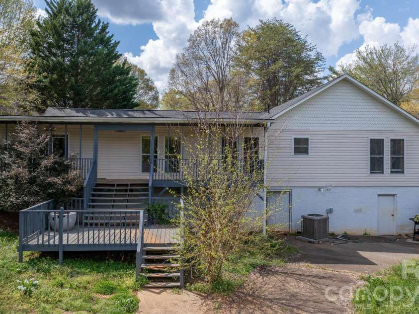 1604 4th Street, Hickory, NC 28601.  MLS# CAR4366850, YatesRealty ID 21495. 