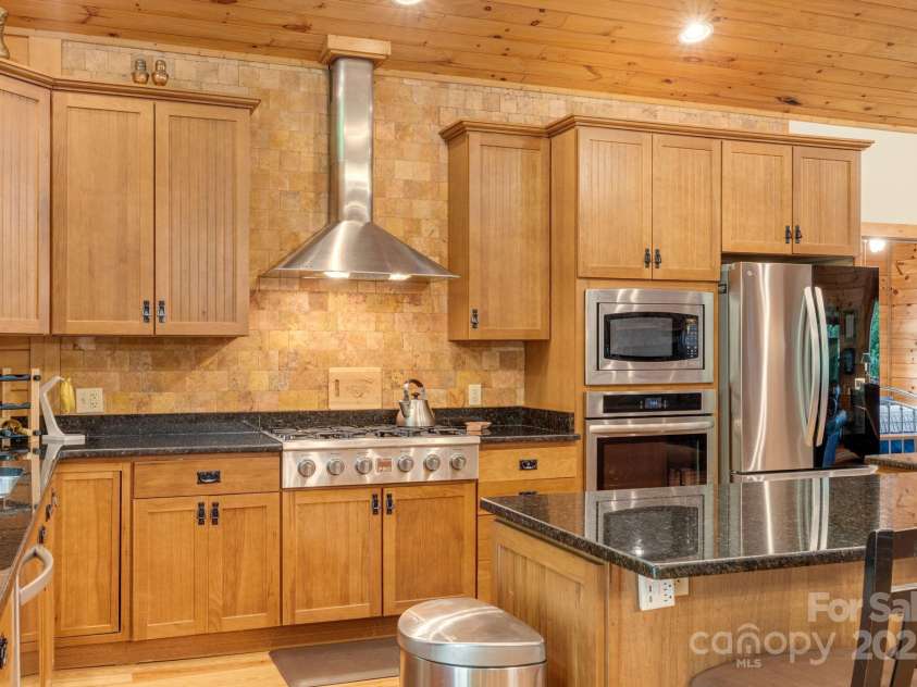 587 Grouse Thicket Road, Mars Hill, NC 28754.  MLS# CAR4269206, YatesRealty ID 21495. Kitchen