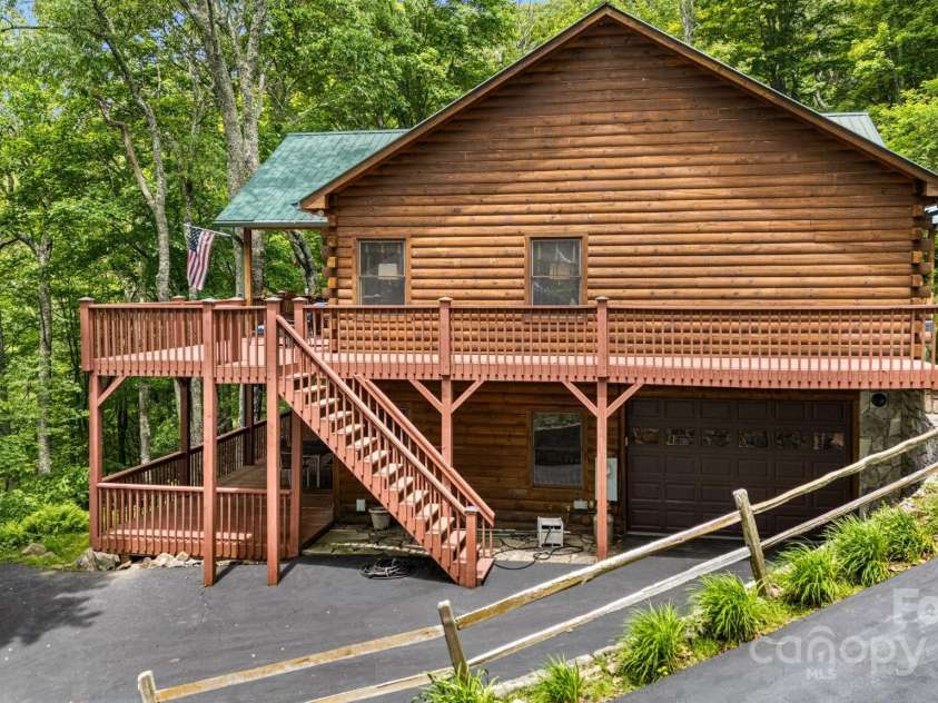 587 Grouse Thicket Road, Mars Hill, NC 28754.  MLS# CAR4269206, YatesRealty ID 21495. Two level driveway