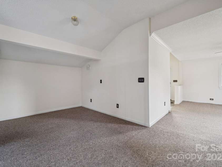 411 Central Avenue, Landis, NC 28088.  MLS# CAR4273594, YatesRealty ID 21497. Dining Area/Nook