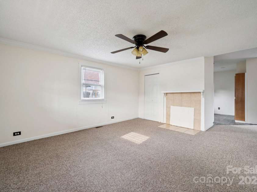 411 Central Avenue, Landis, NC 28088.  MLS# CAR4273594, YatesRealty ID 21497. Living Room