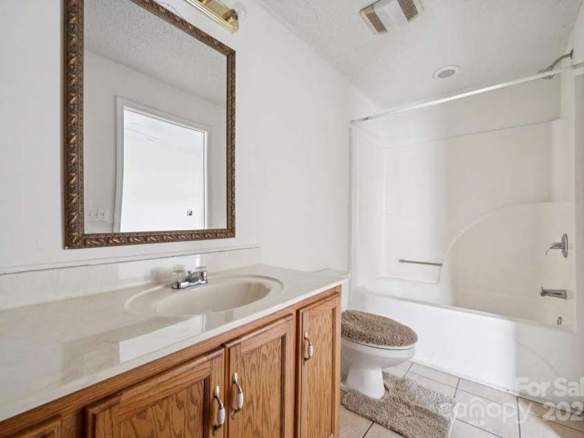 411 Central Avenue, Landis, NC 28088.  MLS# CAR4273594, YatesRealty ID 21497. Primary Bathroom