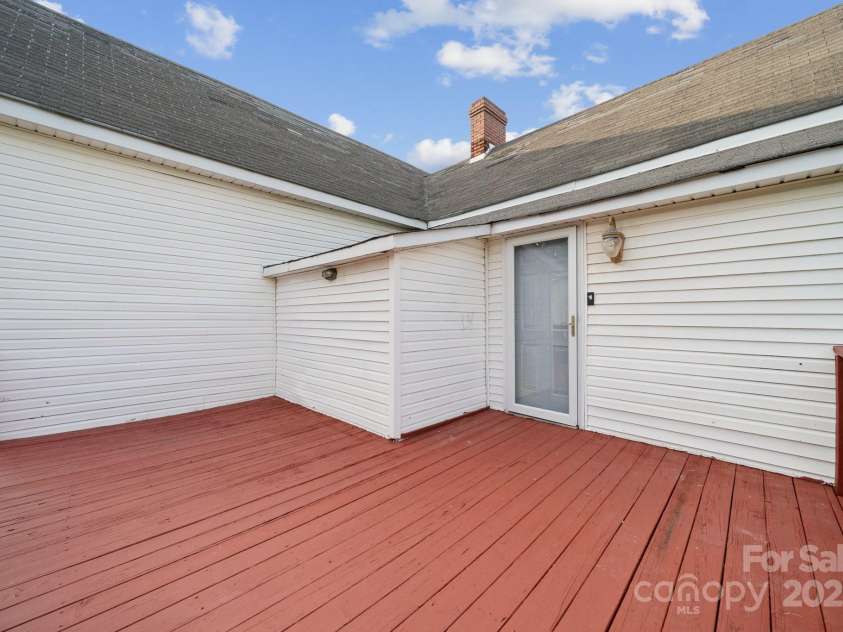 411 Central Avenue, Landis, NC 28088.  MLS# CAR4273594, YatesRealty ID 21497. Raised Deck