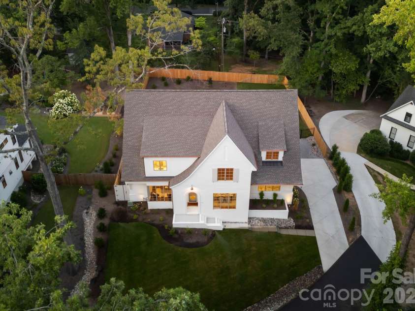 444 Hunter Lane, Charlotte, NC 28211.  MLS# CAR4405254, YatesRealty ID 21498. Aerial front view.