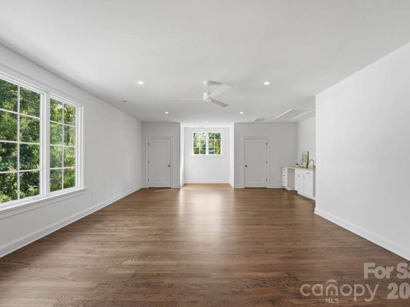 444 Hunter Lane, Charlotte, NC 28211.  MLS# CAR4405254, YatesRealty ID 21498. Bonus room (upper-level).