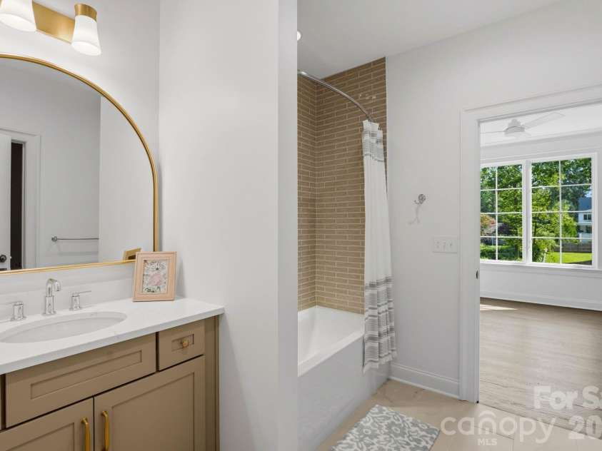 444 Hunter Lane, Charlotte, NC 28211.  MLS# CAR4405254, YatesRealty ID 21498. Guest bathroom (upper-level).