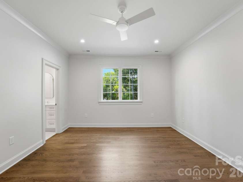 444 Hunter Lane, Charlotte, NC 28211.  MLS# CAR4405254, YatesRealty ID 21498. Guest bedroom (upper-level).
