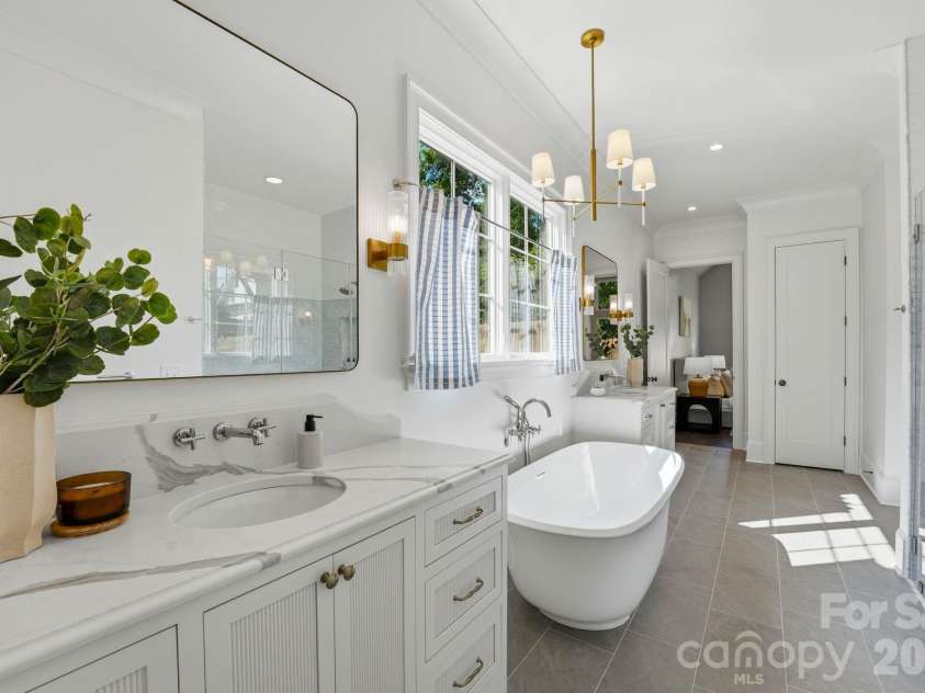 444 Hunter Lane, Charlotte, NC 28211.  MLS# CAR4405254, YatesRealty ID 21498. Primary bathroom (main-level).