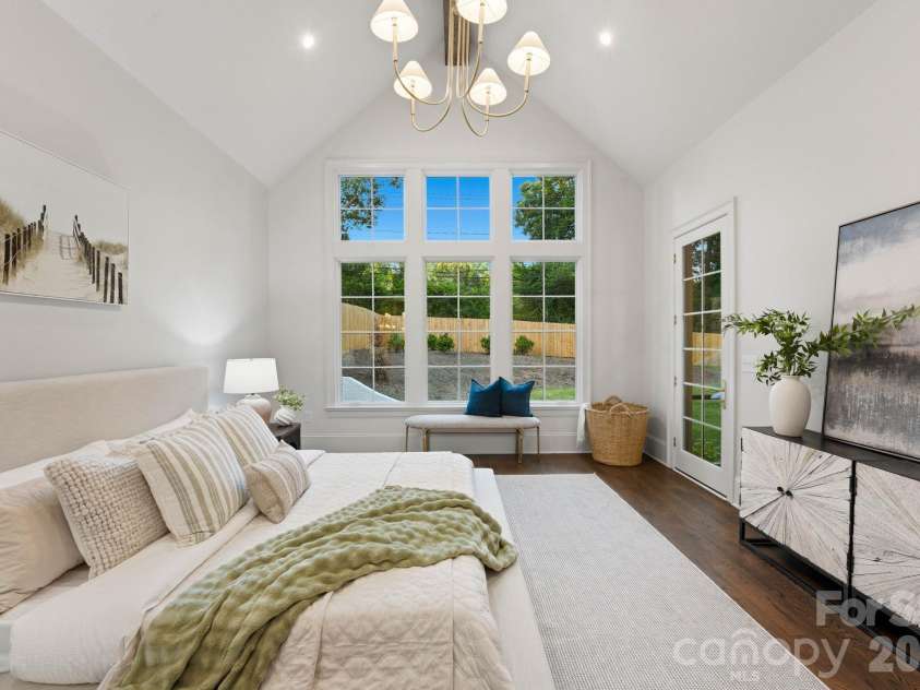444 Hunter Lane, Charlotte, NC 28211.  MLS# CAR4405254, YatesRealty ID 21498. Primary bedroom (main-level).