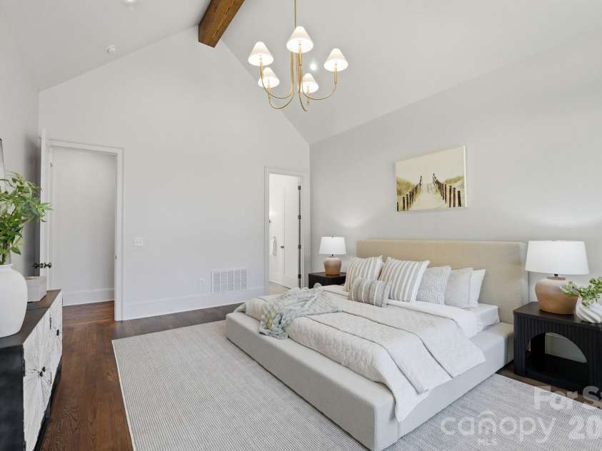 444 Hunter Lane, Charlotte, NC 28211.  MLS# CAR4405254, YatesRealty ID 21498. Primary bedroom (main-level).