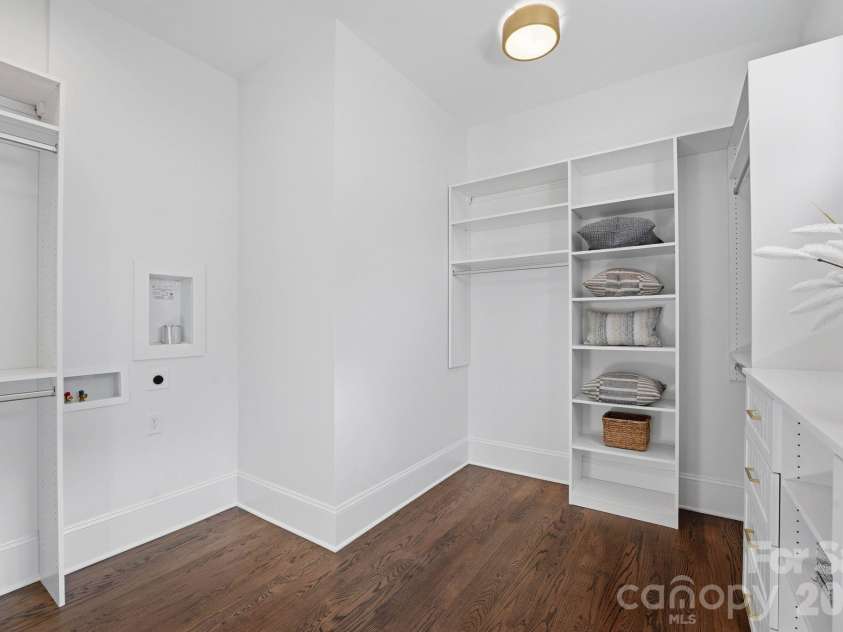 444 Hunter Lane, Charlotte, NC 28211.  MLS# CAR4405254, YatesRealty ID 21498. Primary closet with laundry connection (main-level).