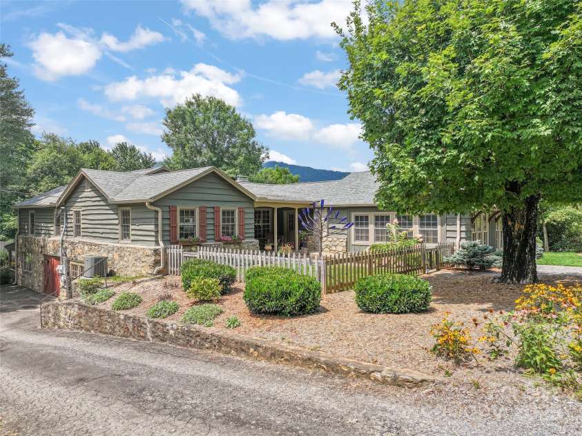 1210 Main Street, Waynesville, NC 28786.  MLS# CAR4272846, YatesRealty ID 21499. 