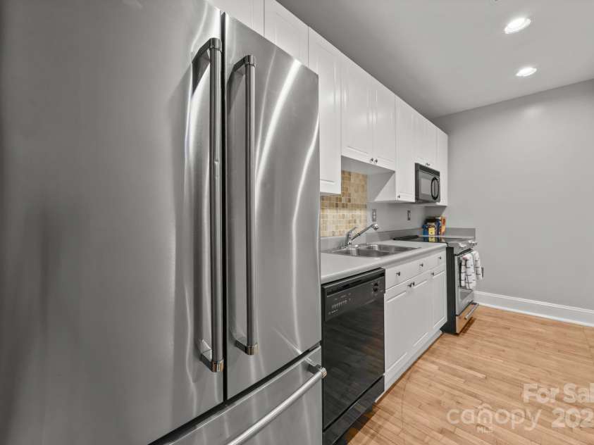 310 Arlington Avenue, Charlotte, NC 28203.  MLS# CAR4282024, YatesRealty ID 215. 