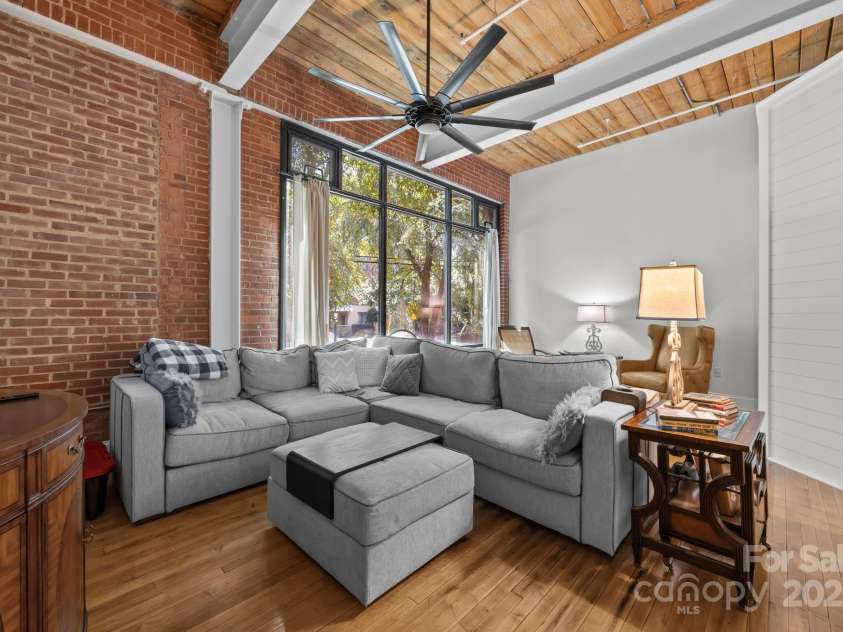 310 Arlington Avenue, Charlotte, NC 28203.  MLS# CAR4282024, YatesRealty ID 215. 