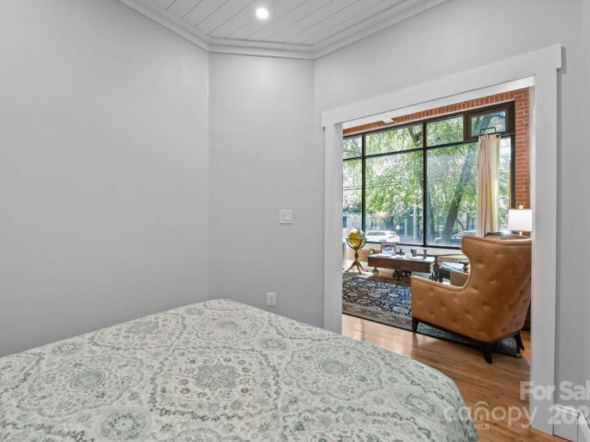 310 Arlington Avenue, Charlotte, NC 28203.  MLS# CAR4282024, YatesRealty ID 215. 