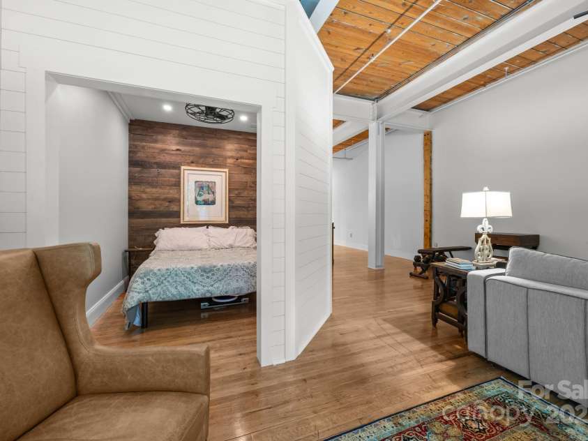 310 Arlington Avenue, Charlotte, NC 28203.  MLS# CAR4282024, YatesRealty ID 215. 