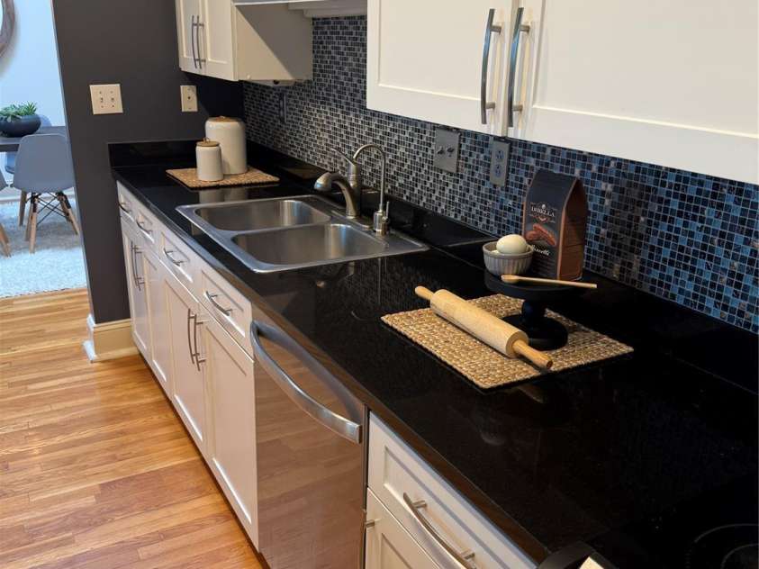 310 Arlington Avenue, Charlotte, NC 28203.  MLS# CAR4325506, YatesRealty ID 215. 