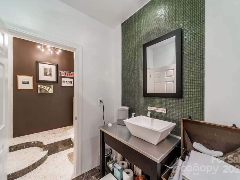 310 Arlington Avenue, Charlotte, NC 28203.  MLS# CAR4326247, YatesRealty ID 215. 