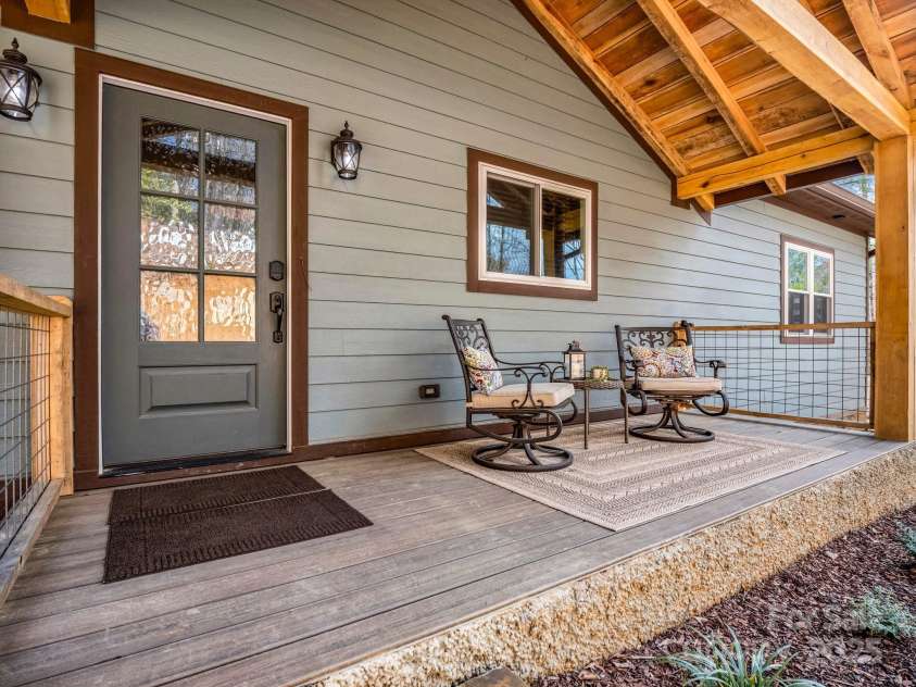 107 Twisted Birch Drive, Hendersonville, NC 28792.  MLS# CAR4328960, YatesRealty ID 2150. 