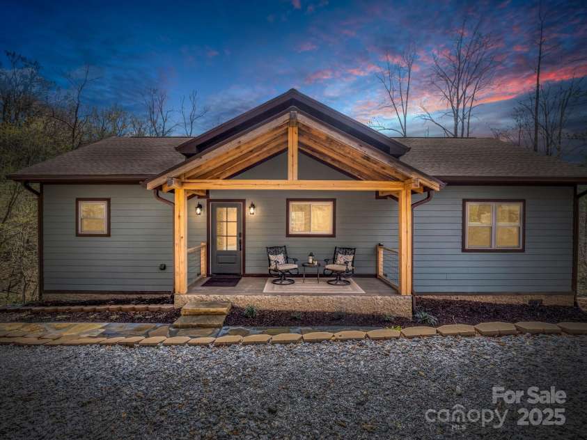 107 Twisted Birch Drive, Hendersonville, NC 28792.  MLS# CAR4328960, YatesRealty ID 2150. 