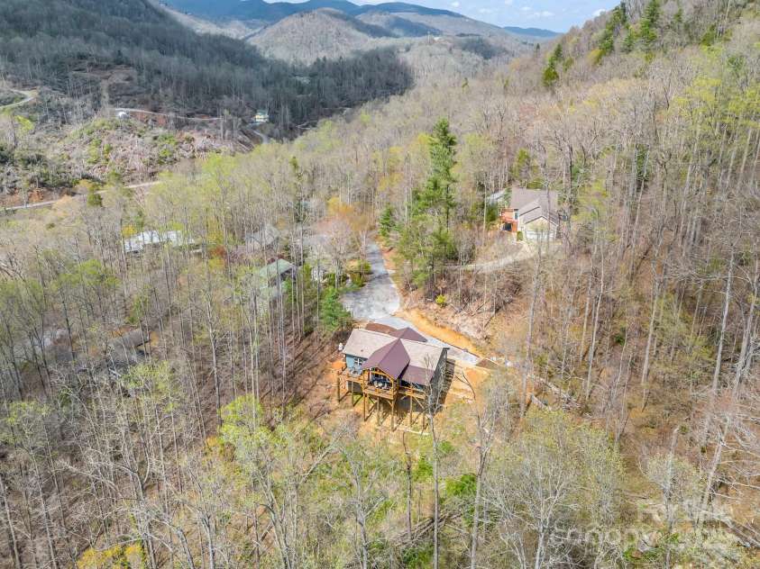 107 Twisted Birch Drive, Hendersonville, NC 28792.  MLS# CAR4328960, YatesRealty ID 2150. 