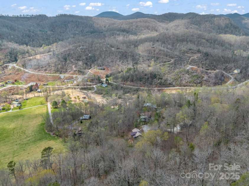 107 Twisted Birch Drive, Hendersonville, NC 28792.  MLS# CAR4328960, YatesRealty ID 2150. 