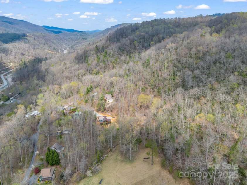 107 Twisted Birch Drive, Hendersonville, NC 28792.  MLS# CAR4328960, YatesRealty ID 2150. 
