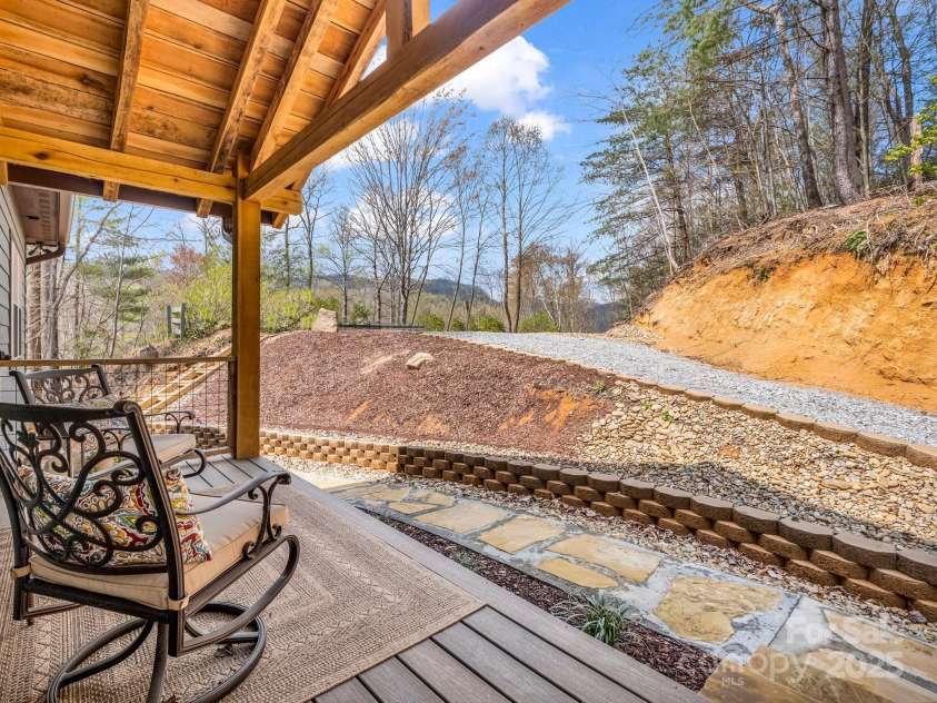 107 Twisted Birch Drive, Hendersonville, NC 28792.  MLS# CAR4328960, YatesRealty ID 2150. 