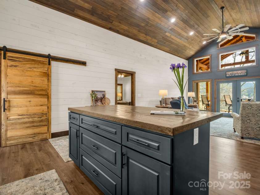 107 Twisted Birch Drive, Hendersonville, NC 28792.  MLS# CAR4328960, YatesRealty ID 2150. 
