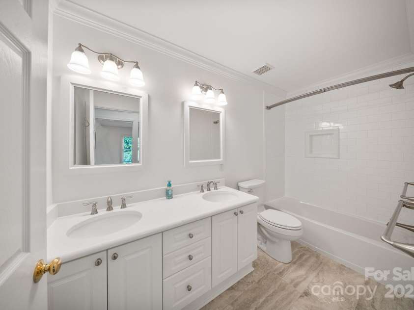 8900 Cumbria Court, Huntersville, NC 28078.  MLS# CAR4271848, YatesRealty ID 21500. Completely Upgraded Full Bathroom for the upstairs secondary bedrooms.